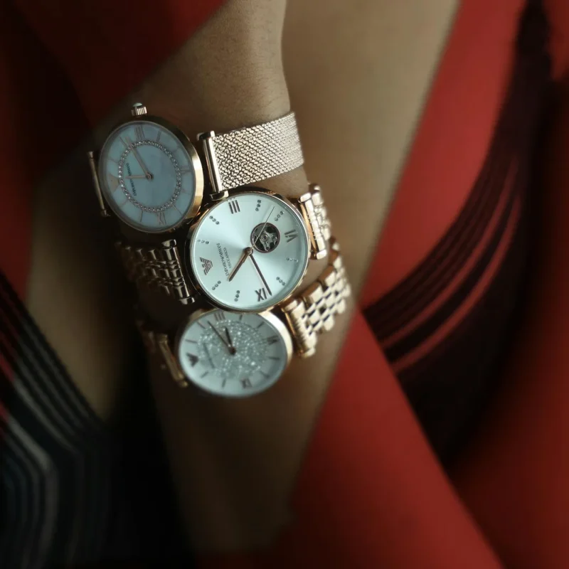 plusieurs montres pour femmes